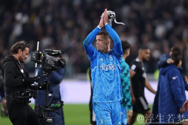 巴萨官宣:什琴斯尼续约至2027年,复出后豪取三冠 巴萨官宣:什琴斯尼续约至2027年,复出后豪取三冠